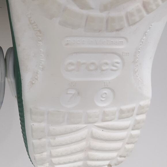 Disney Crocs Flower & Garden Clogs 2023 Snow White Figment Orange Bird Sz 9 - Picture 9 of 9